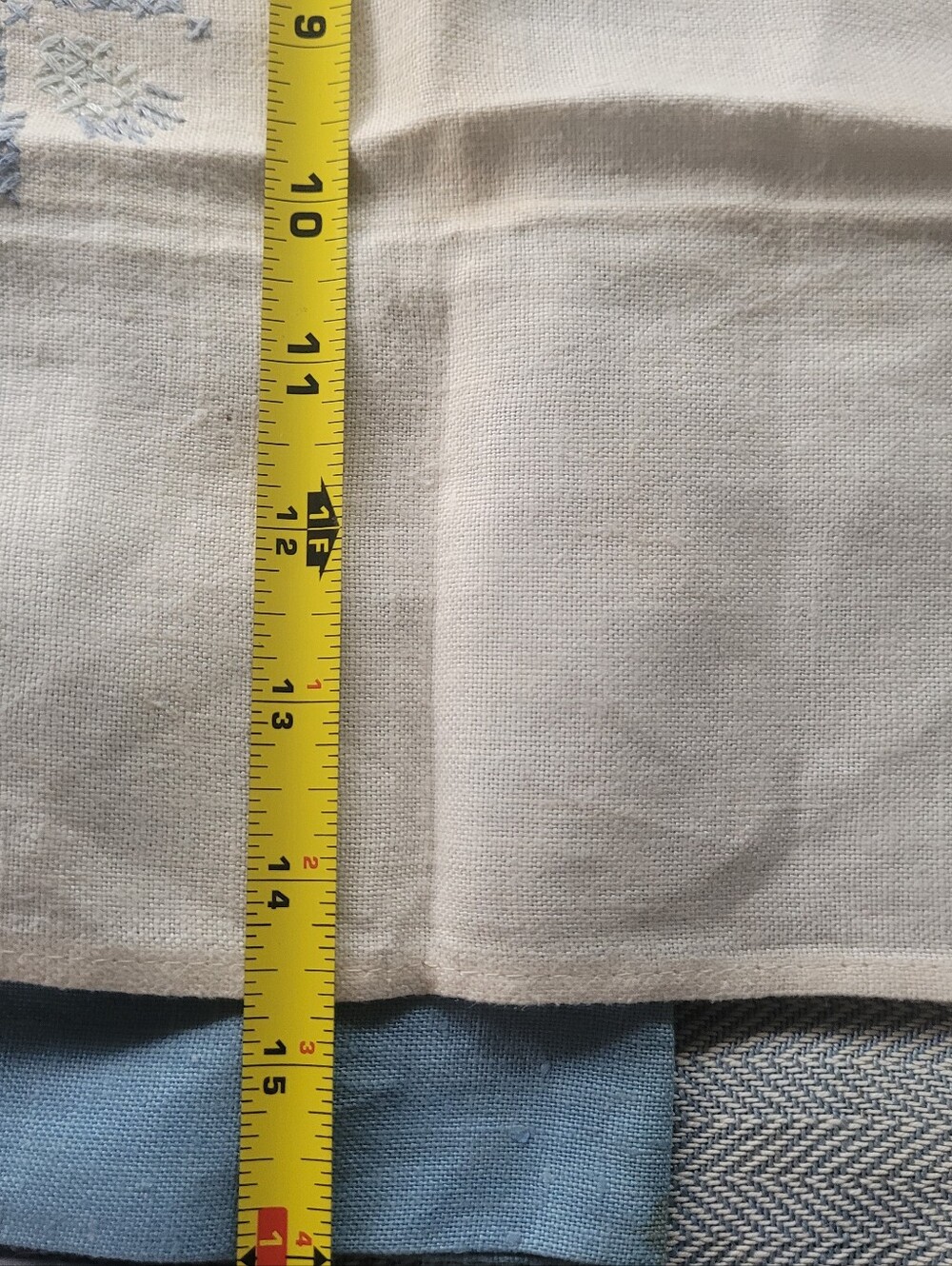 Assorted Blue Linens - Picture 10 of 11
